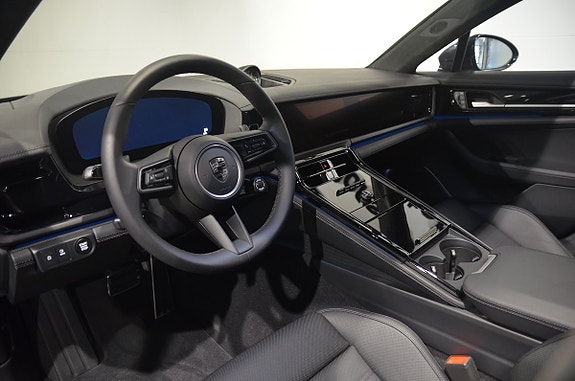 Porsche Panamera Turbo 16 of 18