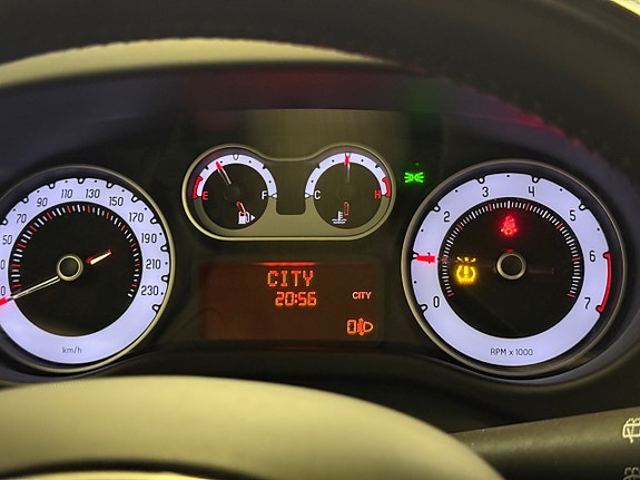 Fiat 500L 24 of 30