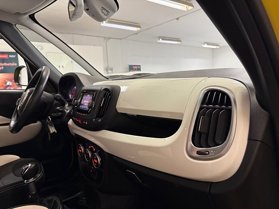 Fiat 500L 18 of 30
