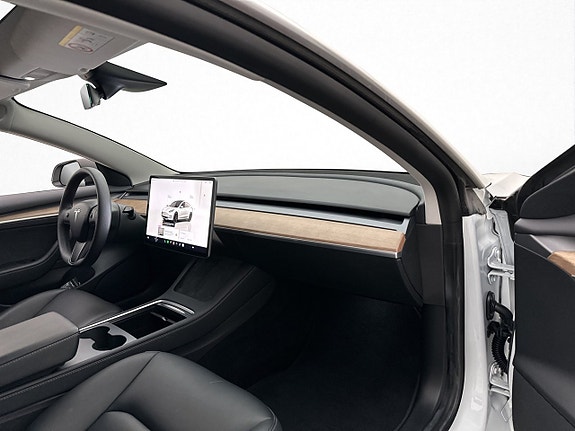 Tesla Model 3 19 of 30