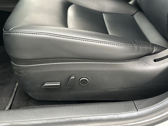 Tesla Model 3 14 of 30