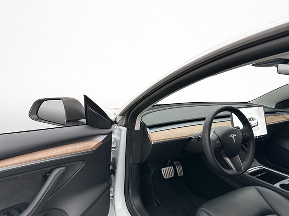Tesla Model 3 12 of 30
