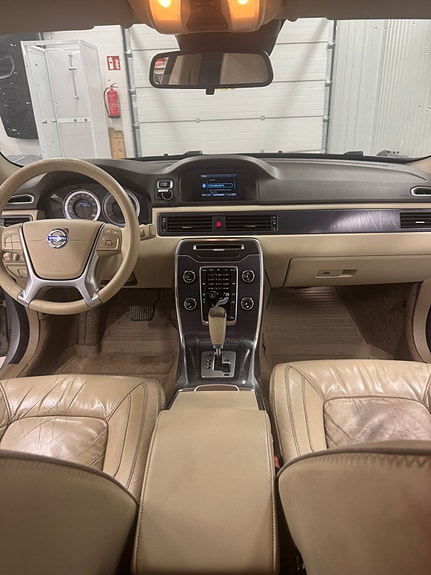 Volvo XC70 6 of 9