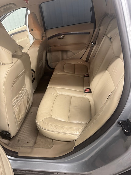 Volvo XC70 7 of 9