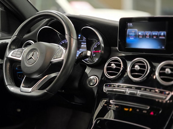 Mercedes-Benz C200 14 of 24
