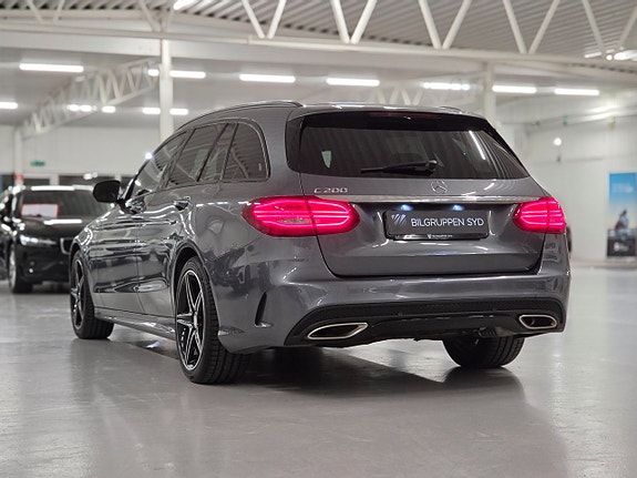 Mercedes-Benz C200 7 of 24