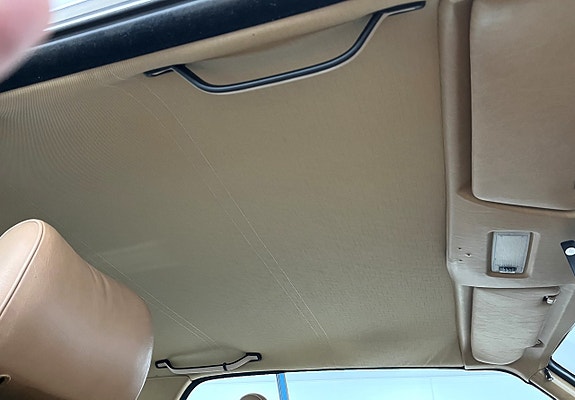 Mercedes-Benz 230 CE 23 of 27