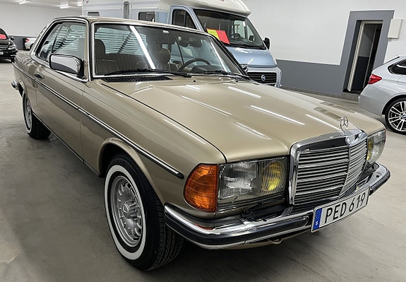 Mercedes-Benz 230 CE 6 of 27