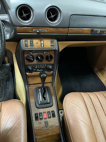 Mercedes-Benz 230 CE 17 of 27