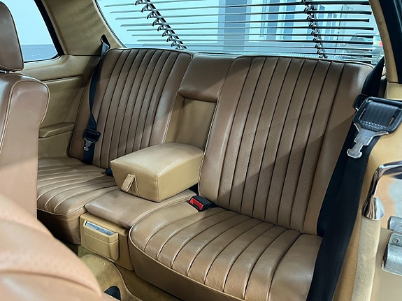 Mercedes-Benz 230 CE 20 of 27
