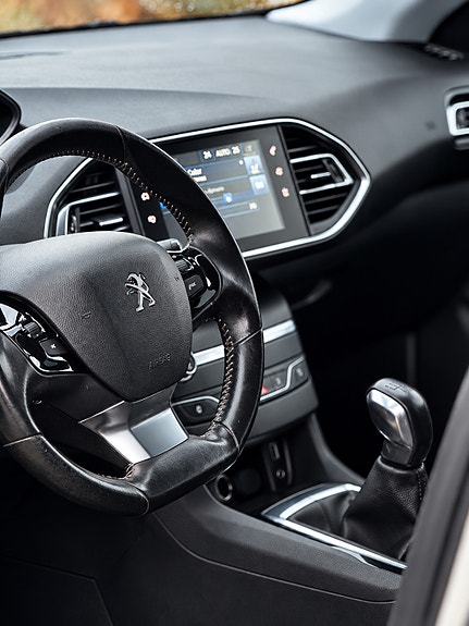 Peugeot 308 SW 8 of 20