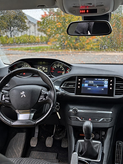 Peugeot 308 SW 11 of 20