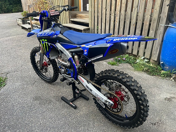 Yamaha Yzf 450 3 of 4