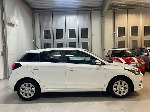 Hyundai i20 6 of 18