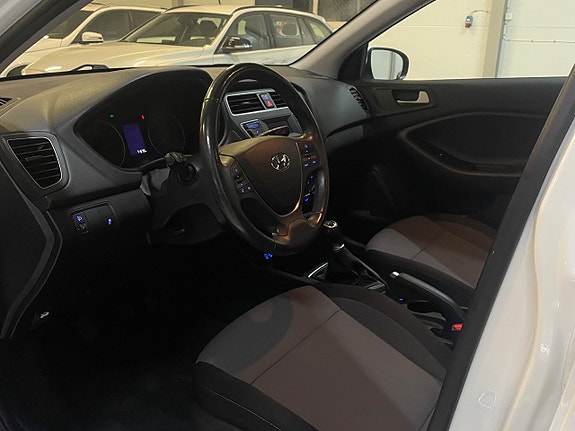 Hyundai i20 12 of 18