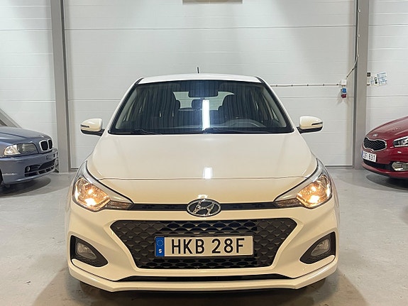 Hyundai i20 4 of 18