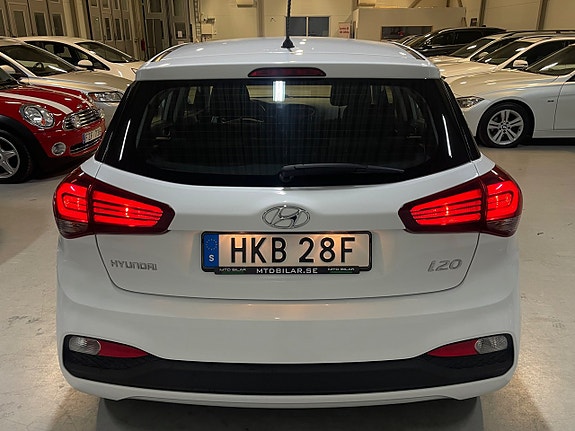 Hyundai i20 8 of 18