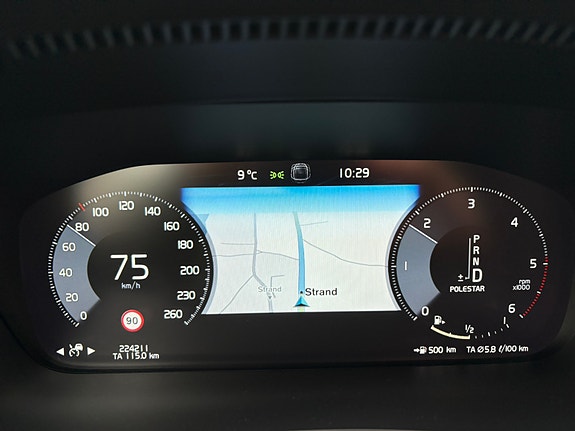 Volvo V90 Cross Country 9 of 11