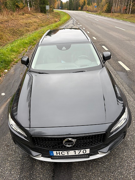 Volvo V90 Cross Country 4 of 11