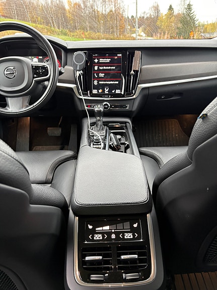 Volvo V90 Cross Country 12 of 14