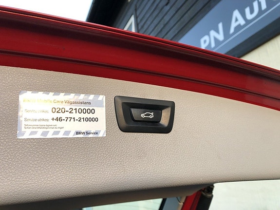 BMW 318d 15 of 19