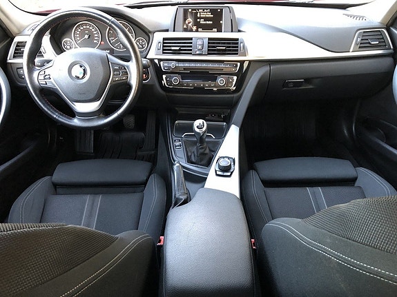 BMW 318d 9 of 19