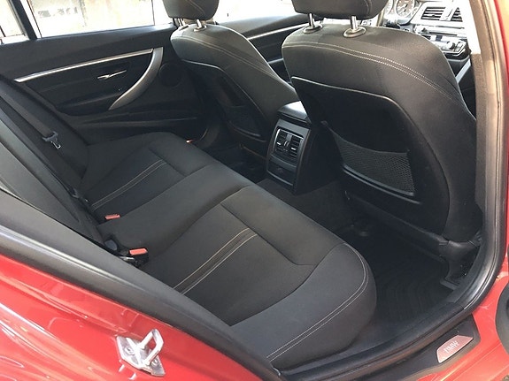 BMW 318d 8 of 19