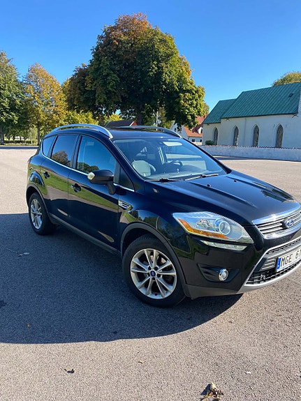 Ford Kuga 2 of 3
