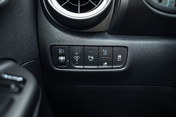 Hyundai Kona 23 of 28
