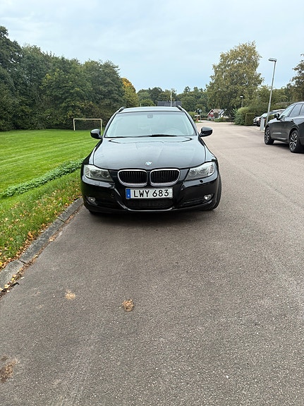 BMW 320d 3 of 9