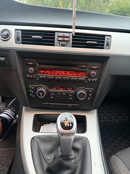 BMW 320d 9 of 9