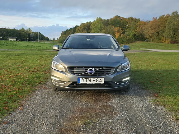 Volvo S60 2 of 10