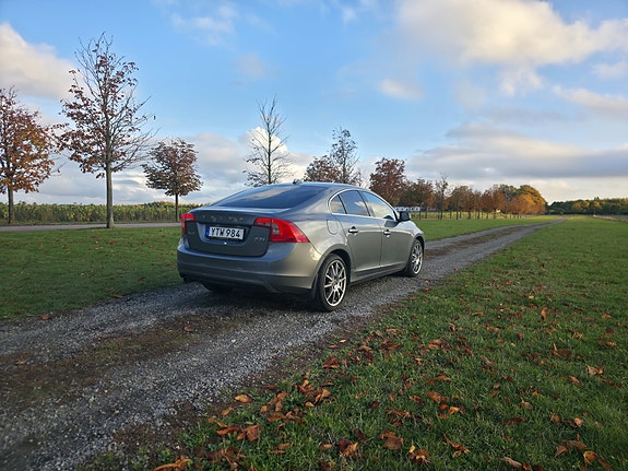 Volvo S60 3 of 10