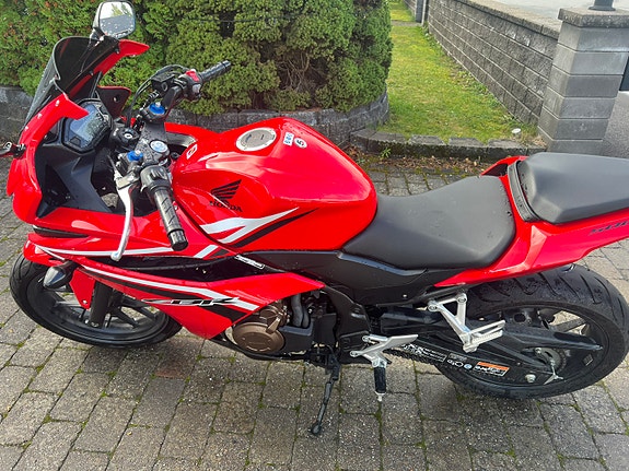 Honda CBR500R 2 of 3