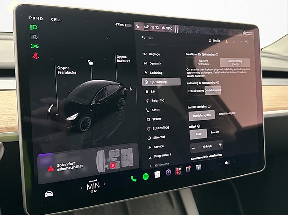 Tesla Model Y 24 of 30