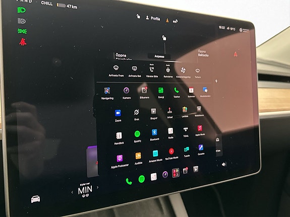 Tesla Model Y 22 of 30