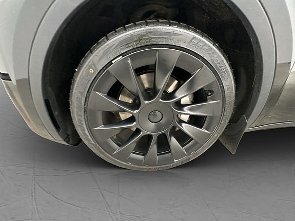 Tesla Model Y 30 of 30