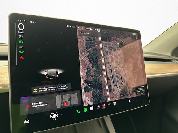 Tesla Model Y 21 of 30