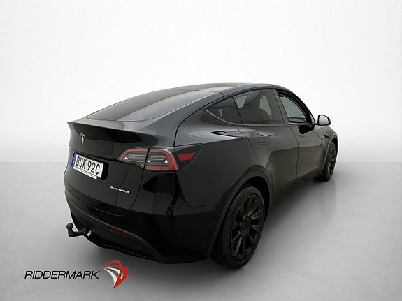 Tesla Model Y 9 of 30