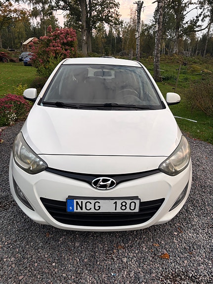 Hyundai i20 3 of 7
