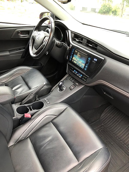 Toyota Auris 6 of 8