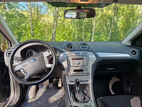 Ford Mondeo 12 of 20