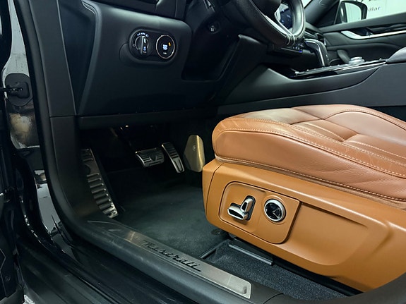 Maserati Levante 13 of 30