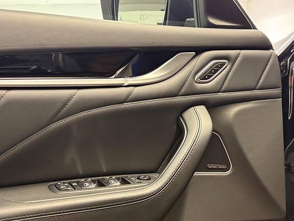 Maserati Levante 11 of 30