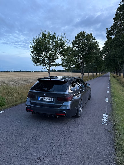 BMW 320d 4 of 6