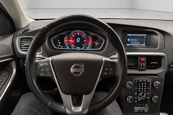 Volvo V40 16 of 21
