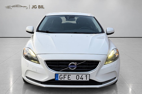 Volvo V40 10 of 21