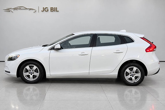 Volvo V40 3 of 21