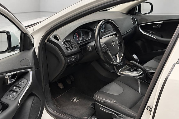 Volvo V40 12 of 21