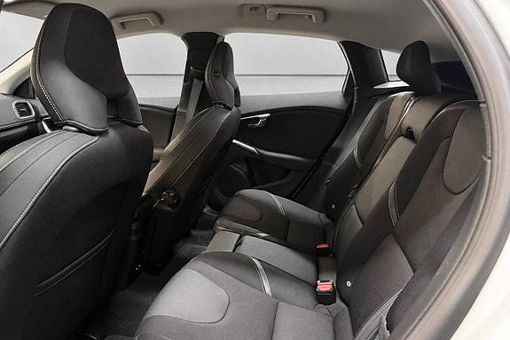 Volvo V40 13 of 21